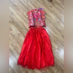 Traditional Chinese outfit. Top and skirt set